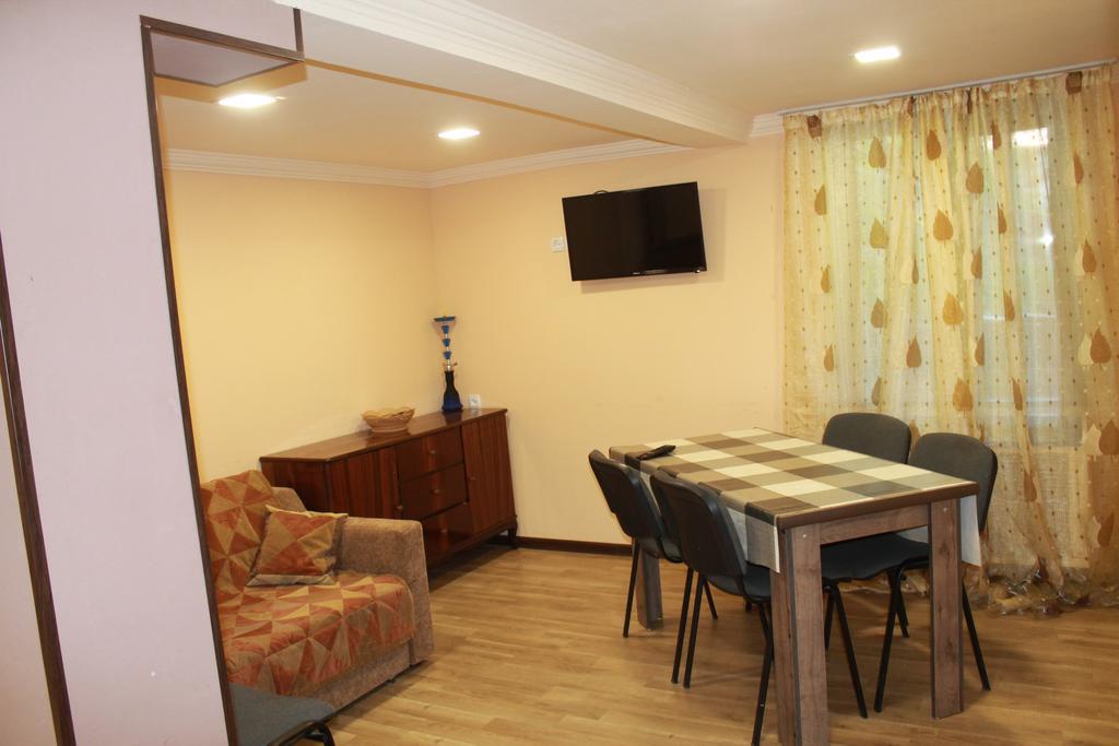 Apartment Cool House Боржомі Екстер'єр фото
